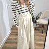 bluzka, body, body damskie, body w paski, odzież damska, moda damska, szerokie spodnie, jasne spodnie, spodnie damskie