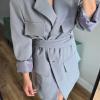Marynarka damska, dłuższa marynarka, szara marynarka damska, marynarka oversize, maryarnarka z wiązaniem, marynarko-sukienka, moda damska, sklep online, odzież damska, okrycie wierzchnie