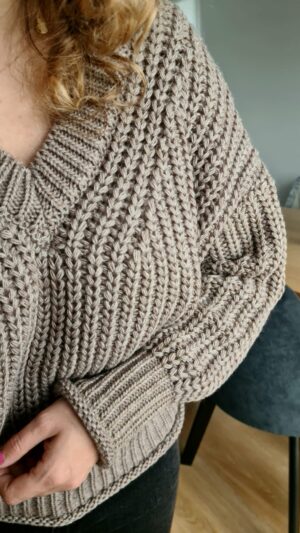 Sweter, sweter damski, sweter damski mocca, sweter z dekoltem V