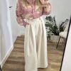 spodnie, spodnie damskie, szerokie spodnie, spodnie oversize, długie spodnie, odzież damska. moda damska, koszula damska, body damskie
