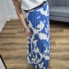 Spódnica, spódnica midi, niebiesko biała spódnica, spódnica z plisami, elegancka spódnica, spódnica z paskiem, spódnica na gumkę, t-shirt biały ac