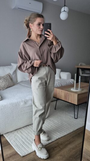 koszula, koszula damska, spódnica, stylizacje, jesienne stylizacje, moda damska, koszula taupe, brązowa koszula