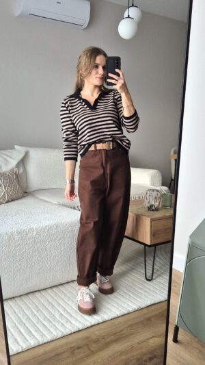 sweter damski, sweter w paski, jesienna moda, moda damska, damski sweterek, sweter z dekoltem w V